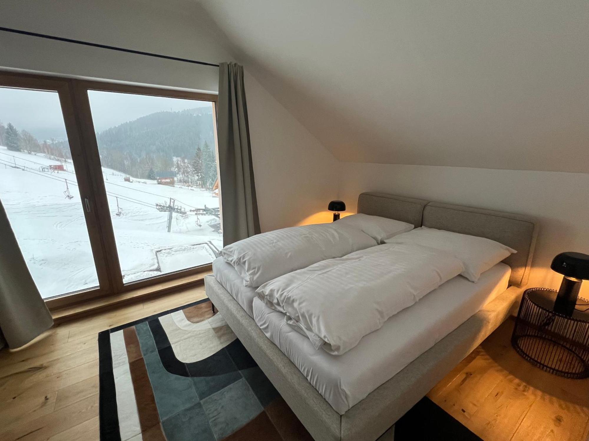 Golden Ridge Apartment *
