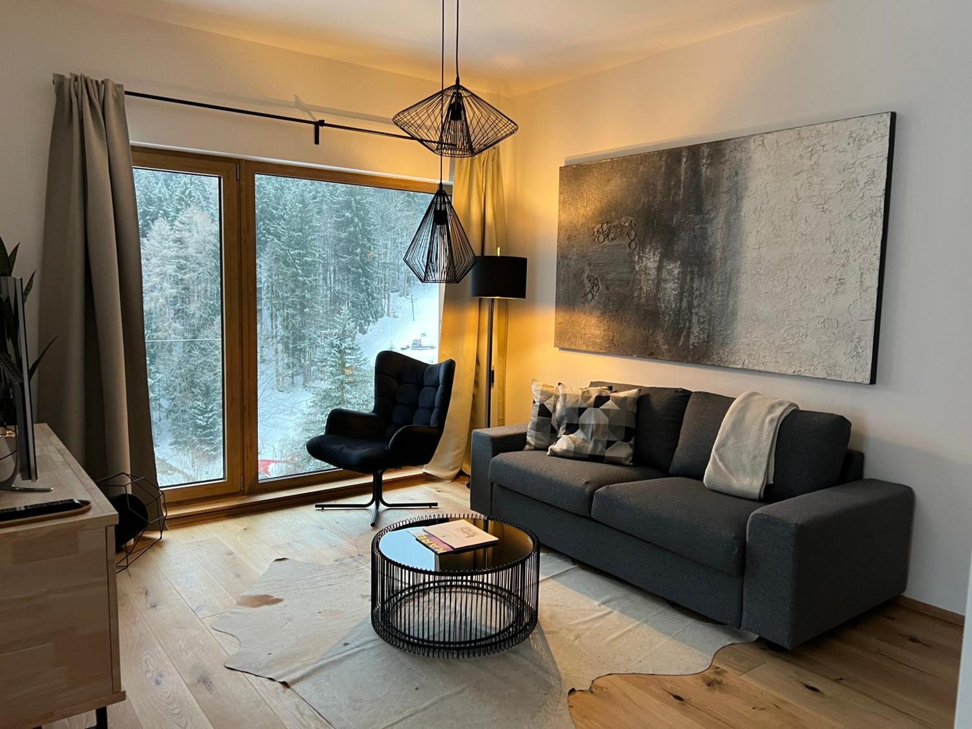 Golden Ridge Apartment