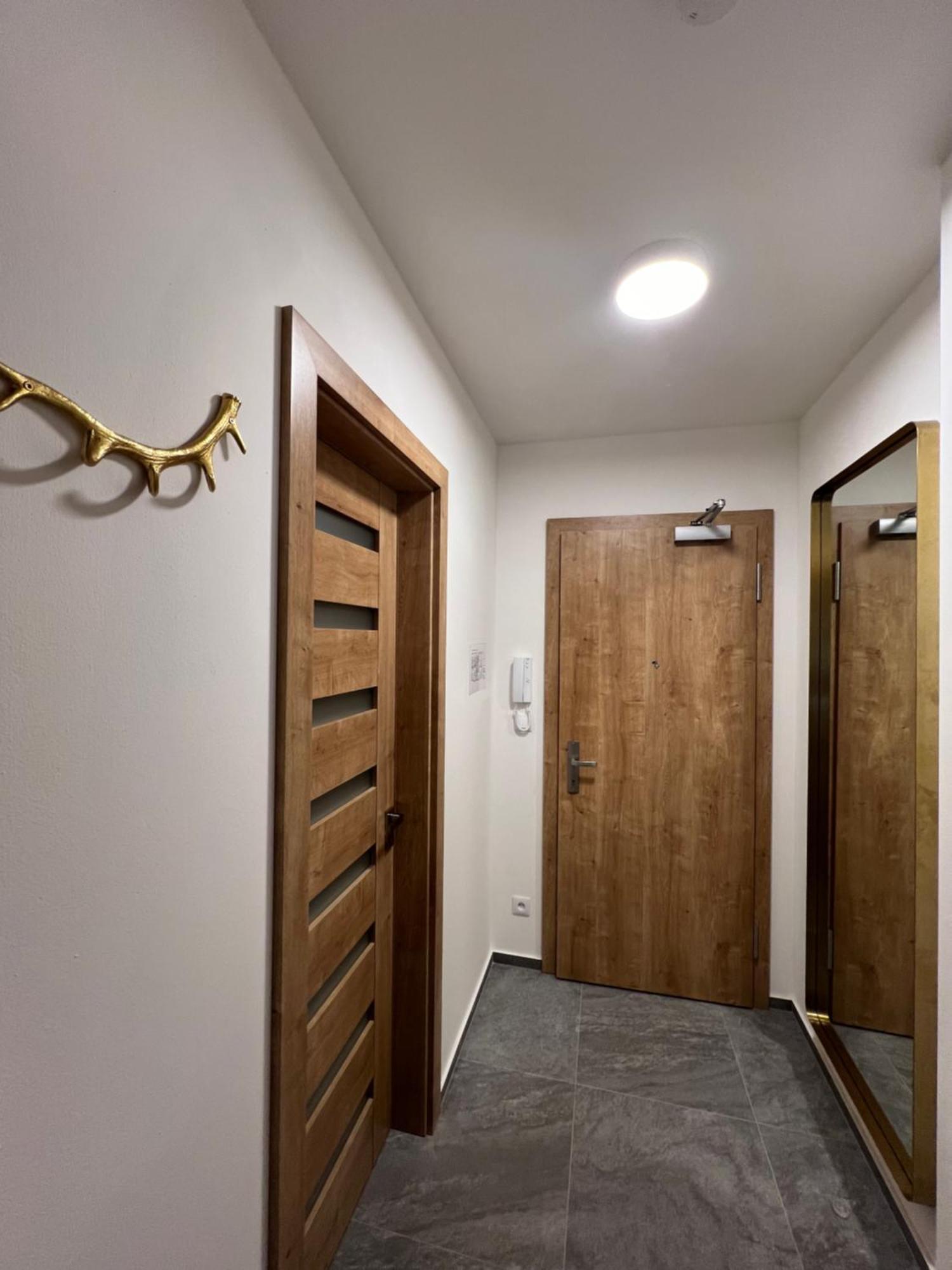 Golden Ridge Apartment